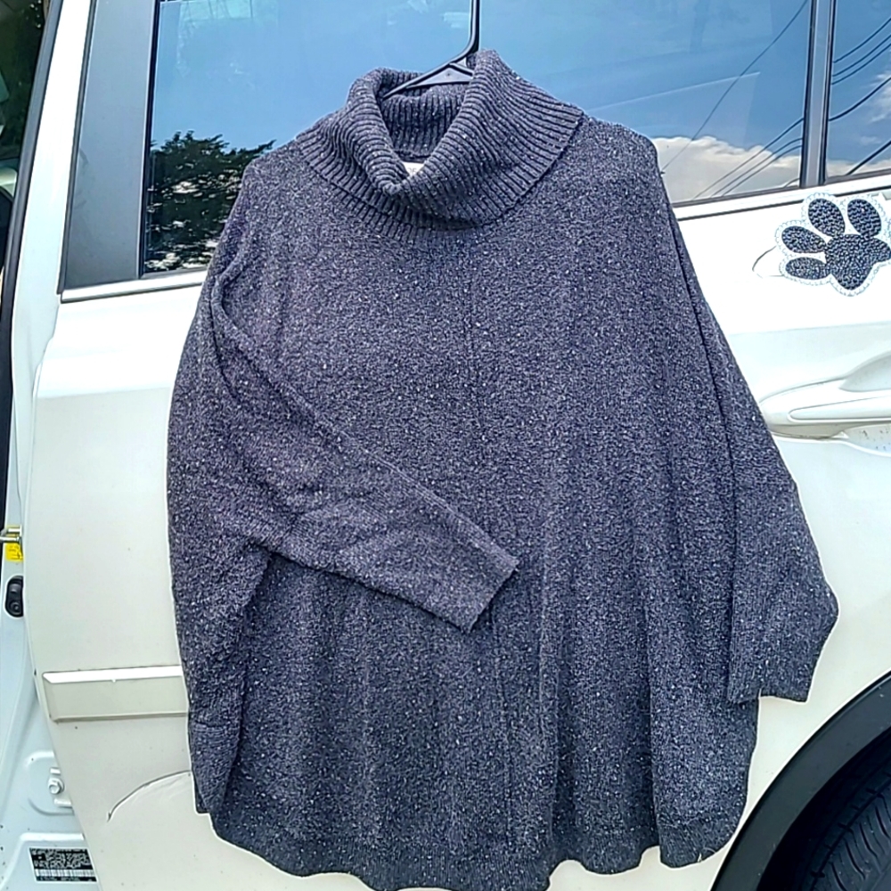 Loft L Grey 3/4 sleeve sweater with white speckles